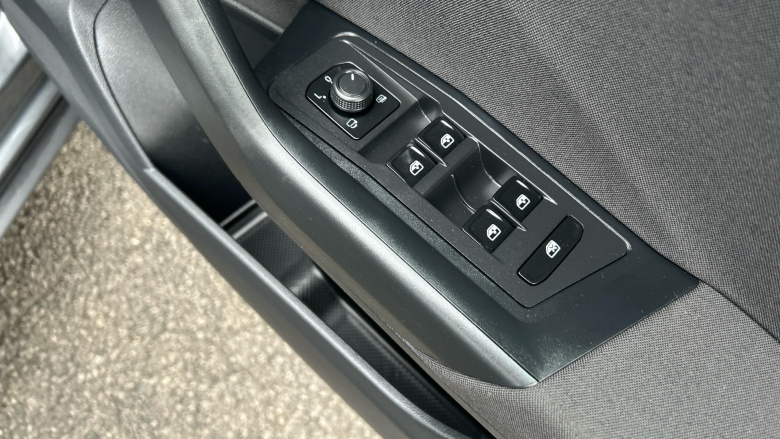 Volkswagen T-Roc 1.0 TSI Life 5dr Petrol Hatchback